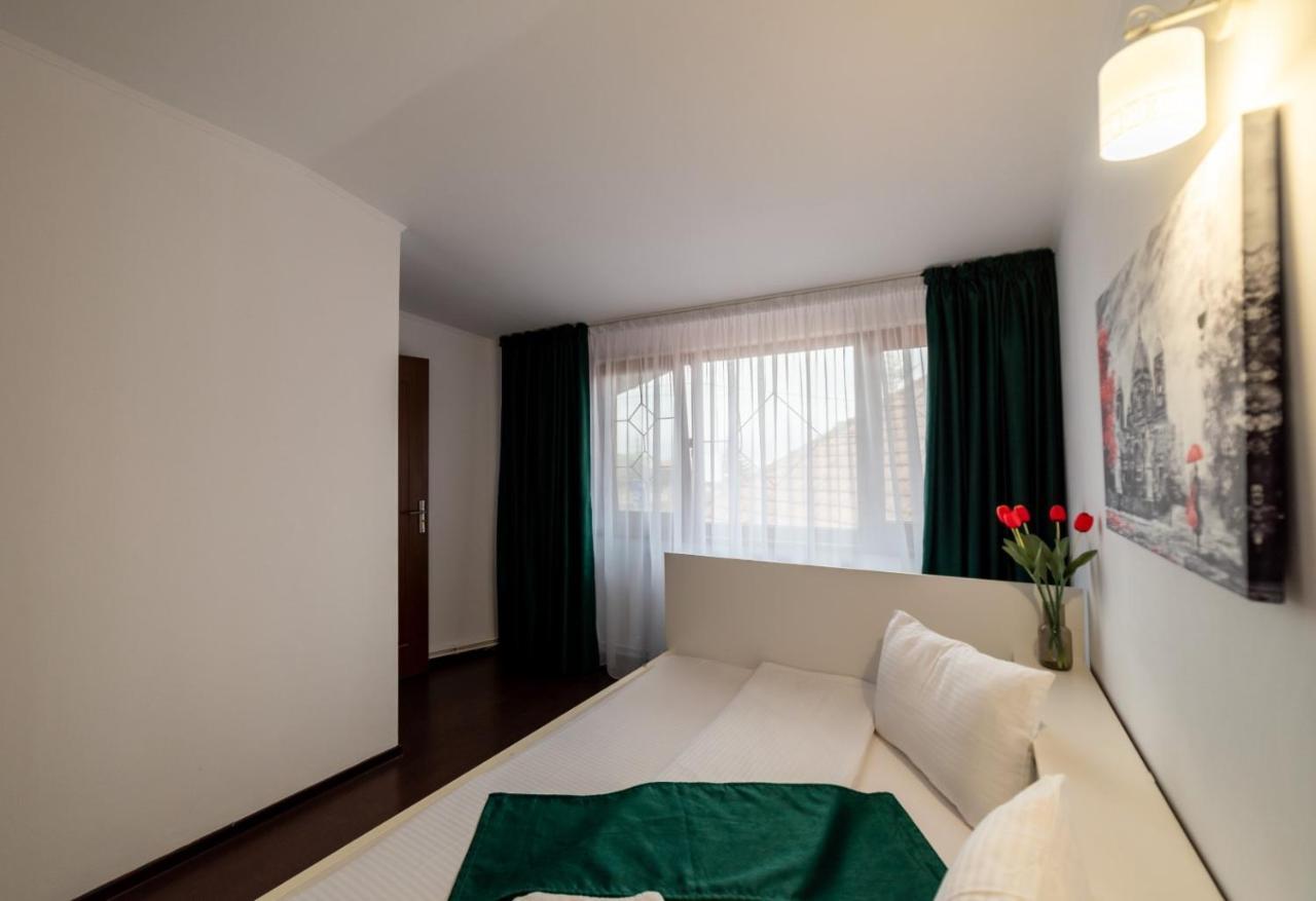 Escala Rooms Ghimbav Exterior foto