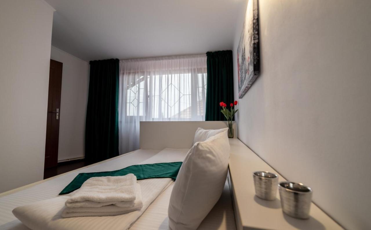 Escala Rooms Ghimbav Exterior foto