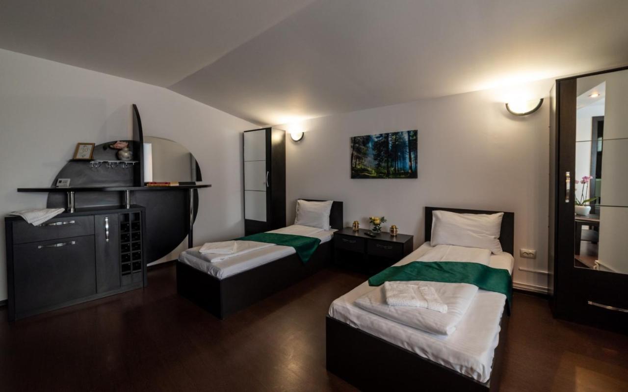 Escala Rooms Ghimbav Exterior foto