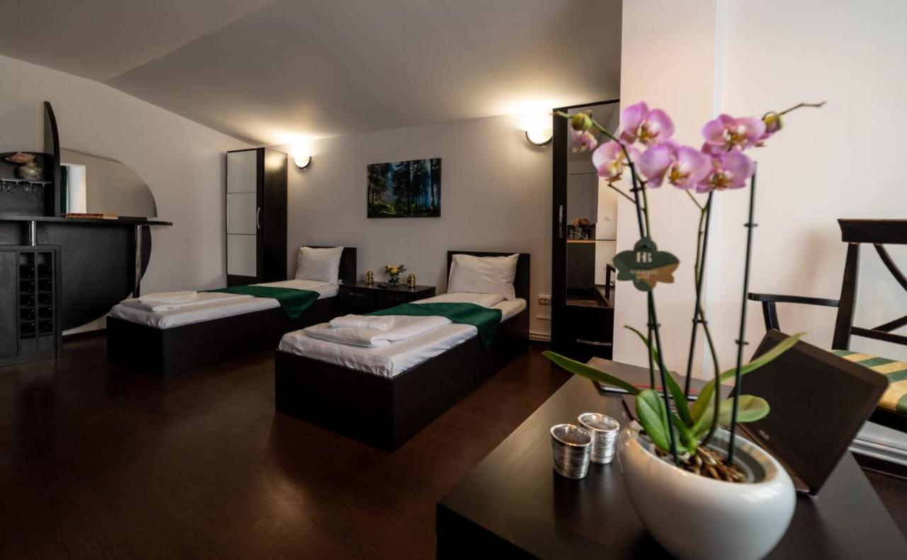Escala Rooms Ghimbav Exterior foto
