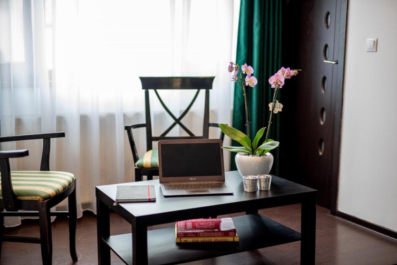 Escala Rooms Ghimbav Exterior foto