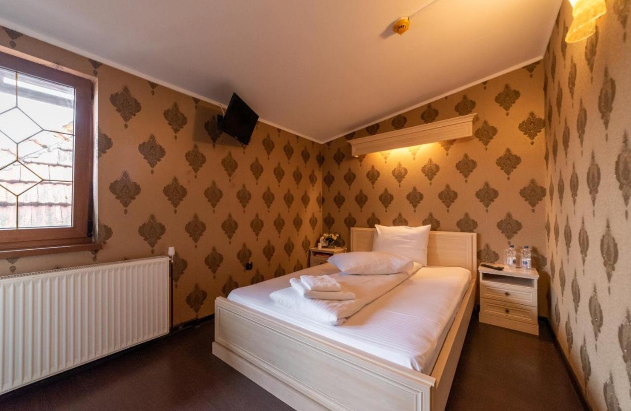 Escala Rooms Ghimbav Exterior foto