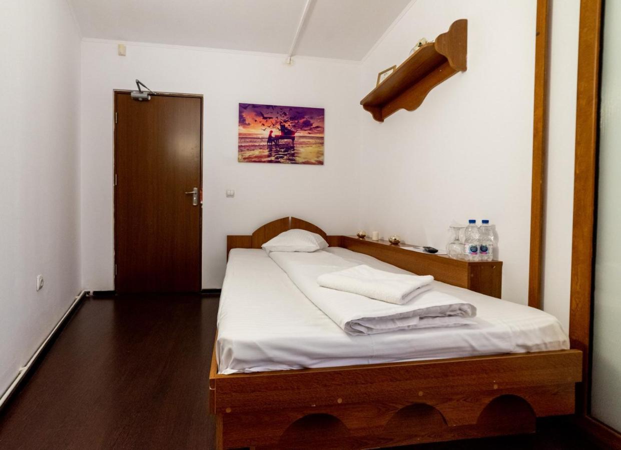 Escala Rooms Ghimbav Exterior foto
