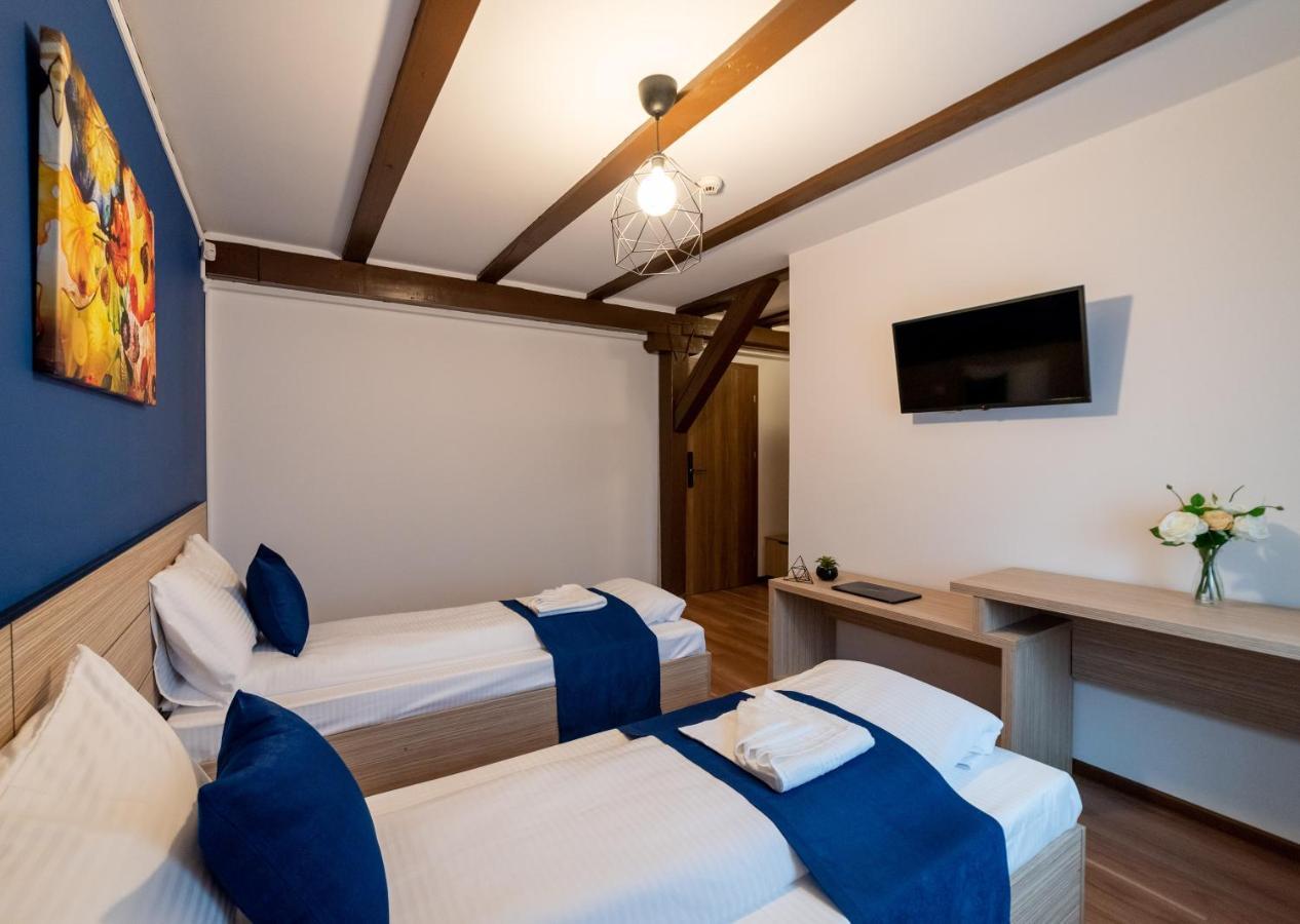 Escala Rooms Ghimbav Exterior foto