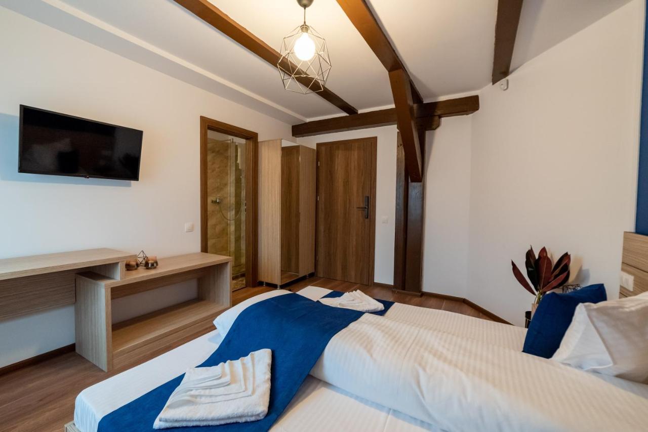Escala Rooms Ghimbav Exterior foto