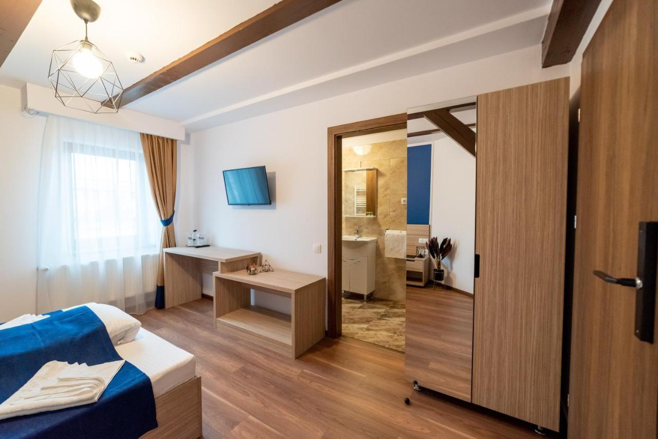 Escala Rooms Ghimbav Exterior foto