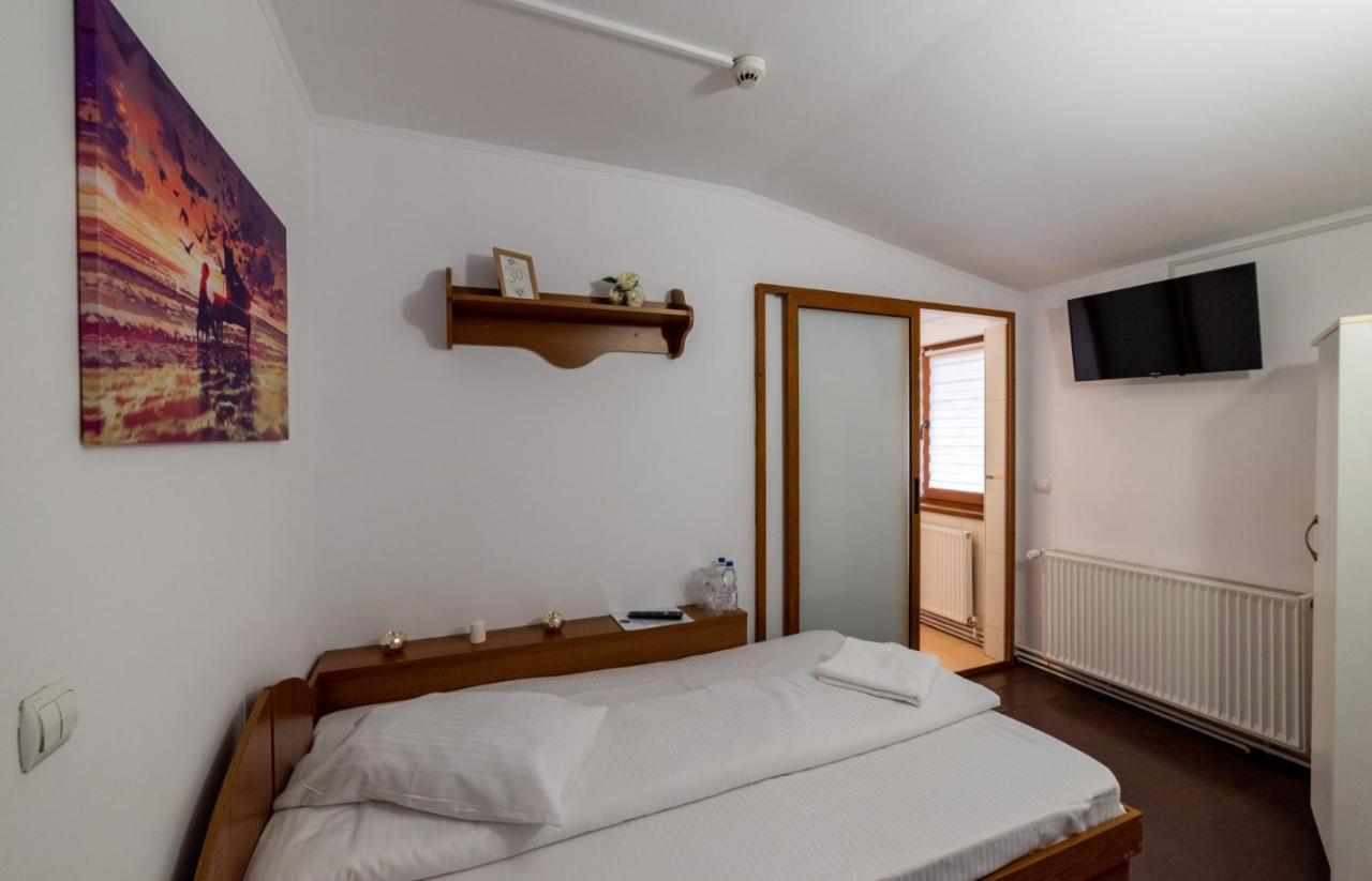 Escala Rooms Ghimbav Exterior foto