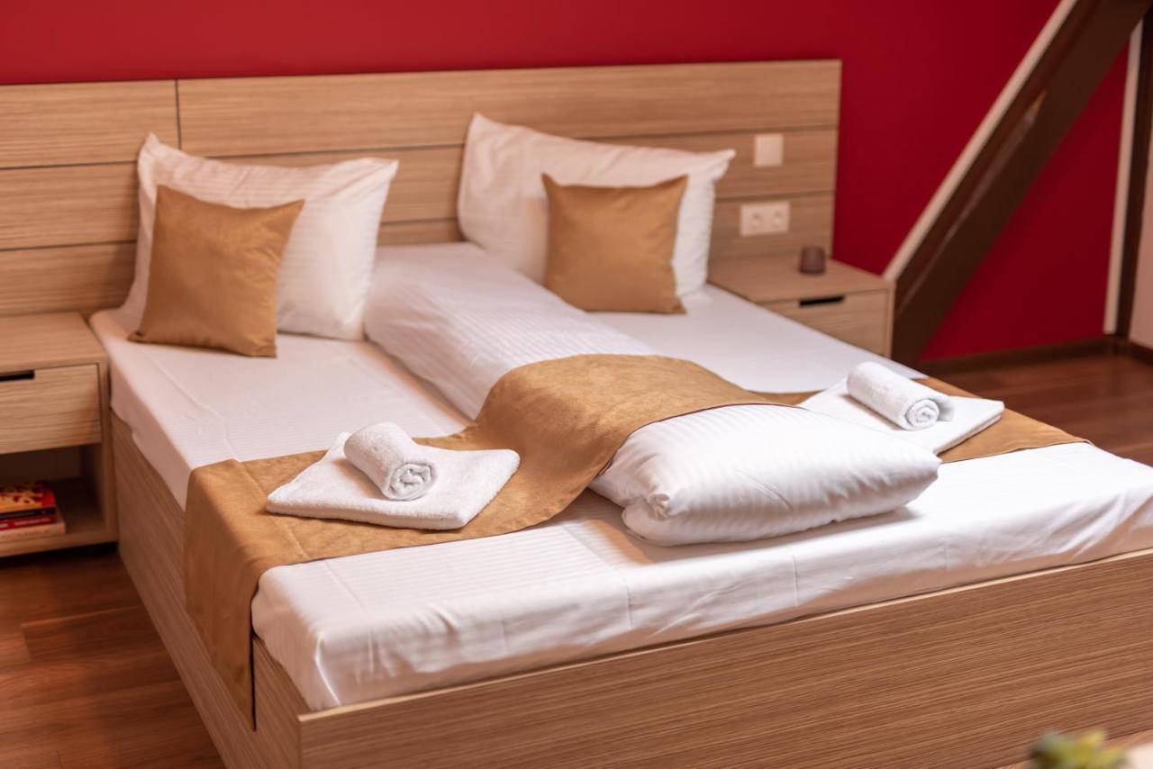 Escala Rooms Ghimbav Exterior foto